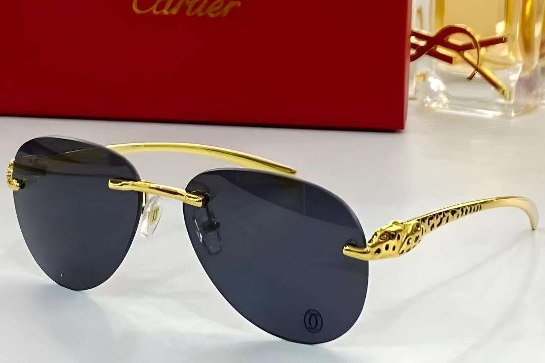 Cartier Smooth Golden Leopard Design Finish metal,